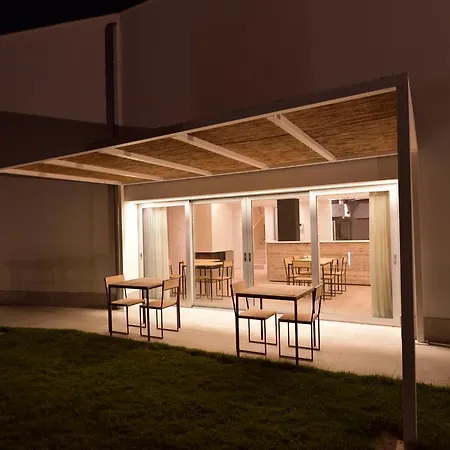 ベッド・アンド・ブレックファスト Ortopi Country Canapa House