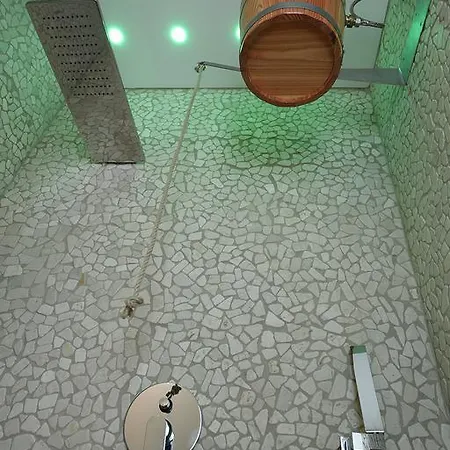 Nocleg ze śniadaniem Ortopi Country Canapa House 4*