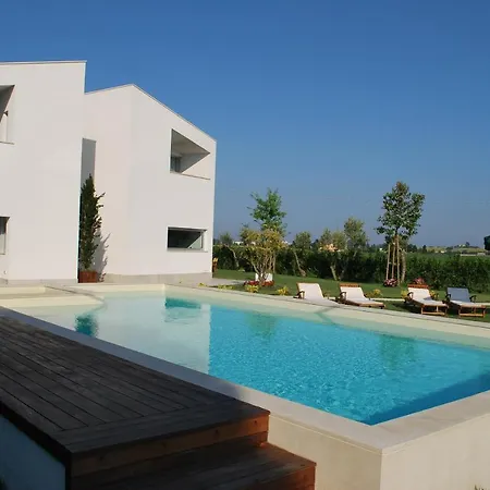 Nocleg ze śniadaniem Ortopi Country Canapa House Porto Recanati